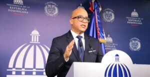 Gobierno ordena cierre de la frontera y suspende visado a haitianos
