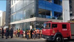 «Trágico Accidente en Obra: Un Fallecido y Cuatro Heridos al Desplomarse un Andamio de Torre en Plena Construcción»