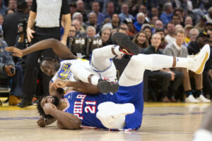 Curry reactiva a los Warriors, Embiid dispara alarmas y los Celtics no fallan en el Garden