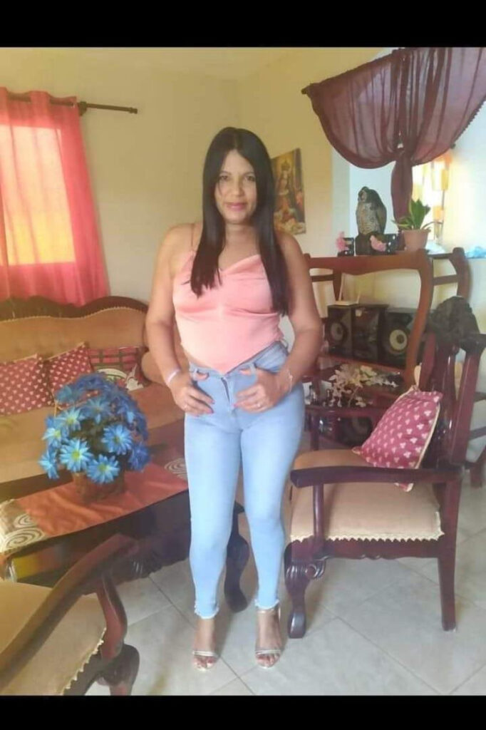 Matan mujer para robarle en Moca; delincuentes sustrajeron 300 mil pesos de su vivienda.