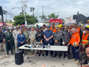 Autoridades piden comprensión por retrasos en entrega de cuerpos tras tragedia en el Jet Set