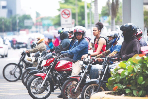 Dos millones de motoristas no están regularizados y el plan sigue en punto muerto
