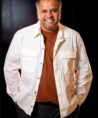 Kharim Santos: la voz de la salsa que une generaciones
