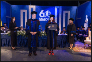 Irene Vallejo exhorta a las universidades a liderar una “revolución de la lectura” para enfrentar la era de la desinformación