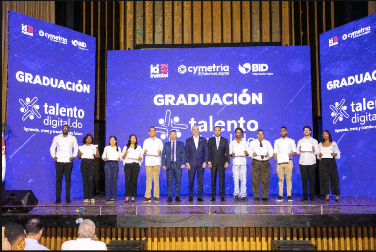 Presidente Abinader encabeza graduación de 5,000 jóvenes del programa Talento Digital, impulsando el capital humano que demanda el mercado laboral