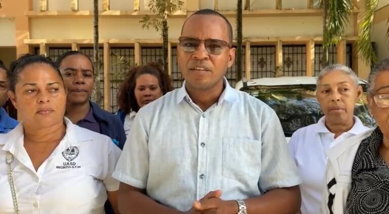 Empleados UASD-SFM inician paro en reclamo de mejoras laborales