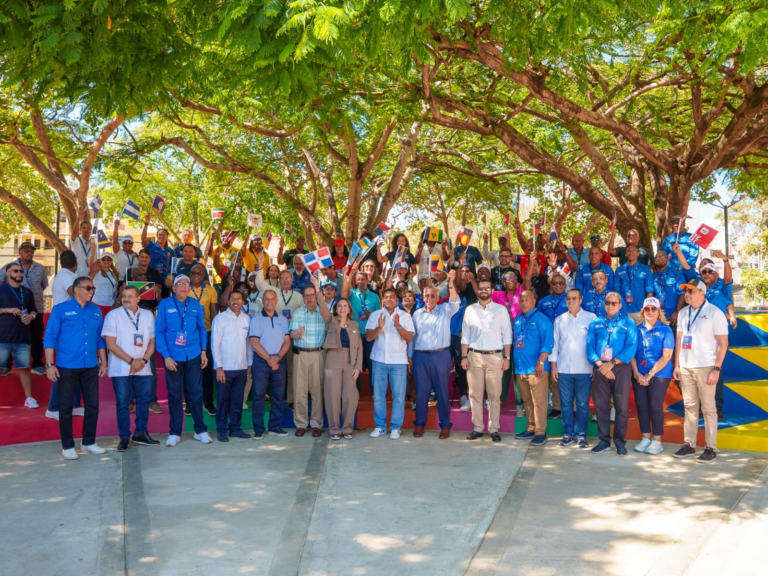 Carolina Mejía recibe delegaciones de Juegos Centroamericanos en parque Taíno