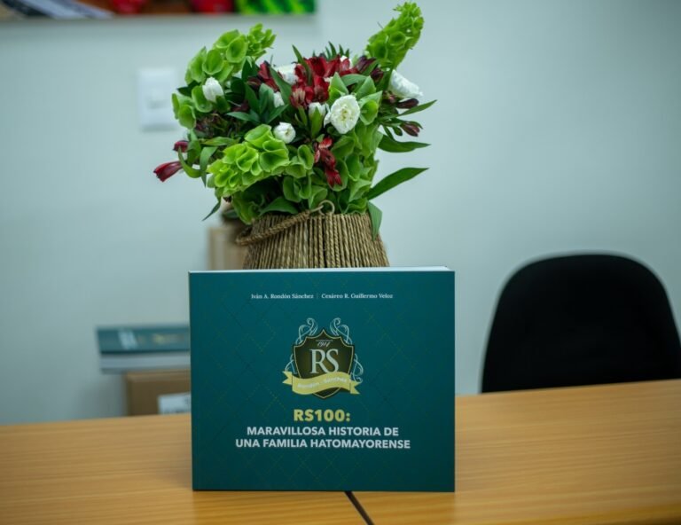 Iván Rondón presentó el libro “RS100”, un homenaje a la memoria y al legado familiar