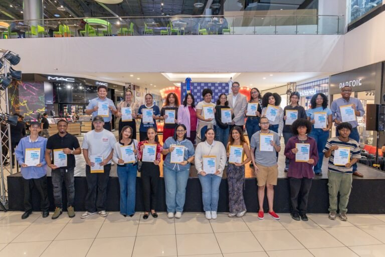 Unapec inaugura exposición CREARE 2026 que transforma frases y dichos dominicanos en arte visual