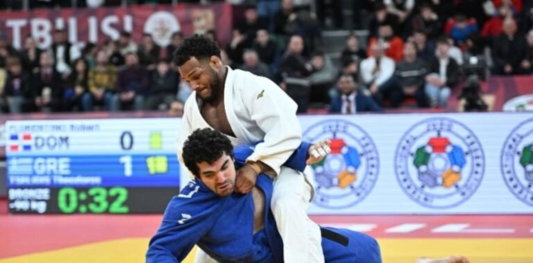 Robert Florentino, gana medalla de bronce en Grand Slam de judo