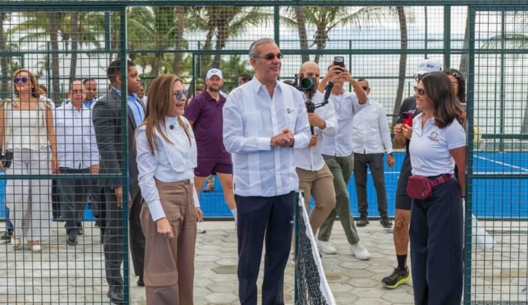 El presidente Abinader y Carolina Mejía inauguran el Malecón Deportivo