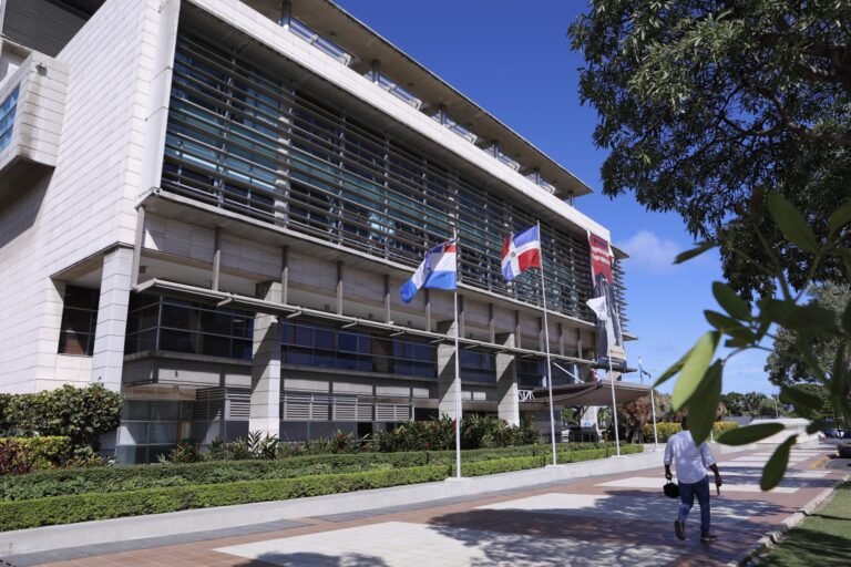 Ministerio Público pide prisión preventiva contra siete hombres por asesinato de conductor en Santiago