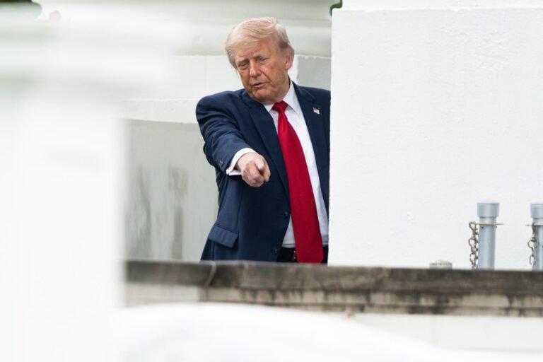 Trump se somete a chequeo médico a los 79 años en medio de cuestionamientos sobre su estado de salud