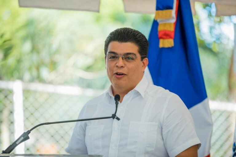 Félix Suberví asegura: “El agua es para Cotuí” y promete reforzar abastecimiento en la zona