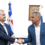e acuerdo a un comunicado de la empresa, la decisión responde a una visión estratégica de largo plazo que prioriza la estabilidad del entorno de negocios por encima de cualquier disputa legal.