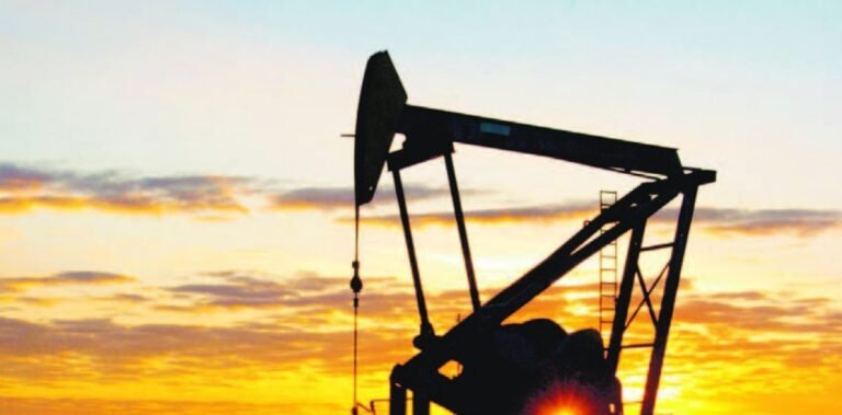 Petróleo de Texas se desploma por señales de acercamiento entre EE.UU. e Irán