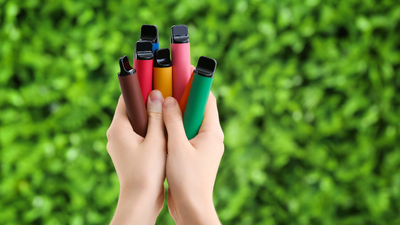 Las personas que vapean con regularidad muestran una actividad alterada en 3.124 genes del genoma en comparación con quienes no fuman ni vapean.