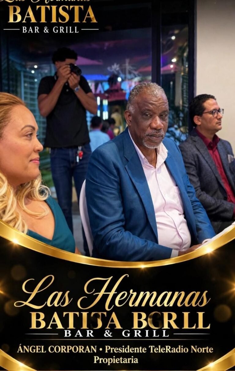 Ángel Corporan visita las instalaciones de Las Hermanas Batista Bar & Grill en Santo Domingo Norte.